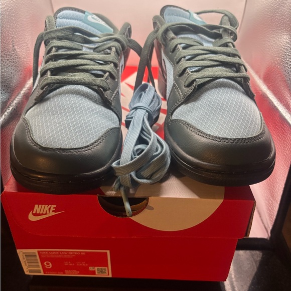 Nike Dunk Low SE Vintage Green Denim Turquoise NWOT - Picture 3 of 6